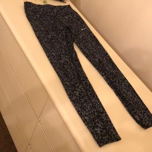 Nike Dry-fit work out leopard leggings